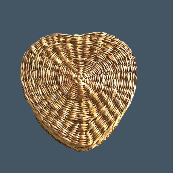 HEART SHAPE SMALL handcrafted STORAGE WICKER BASKET - Picture 2 of 6